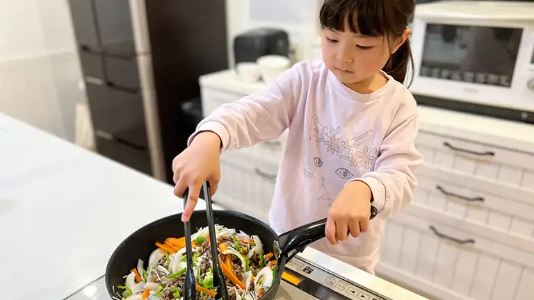 子供と楽しく料理しよっ！3歳からできる食育は絵本のご飯を作ってみよう！レシピ付き