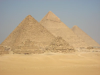 ピラミッドのホットスポット