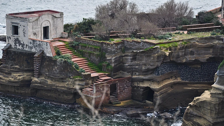 ガイオラ島｜呪われた島の悲劇