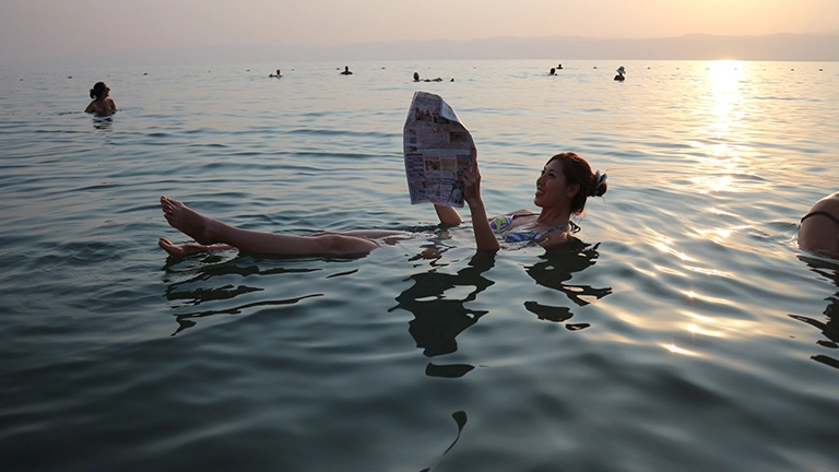 死海は海ではなく出口のない湖