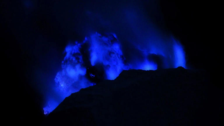 イジェン火山（インドネシア）