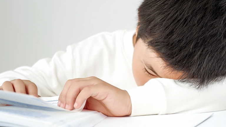 子どものイライラ・やる気のなさは“脳の疲れ”のサインかも