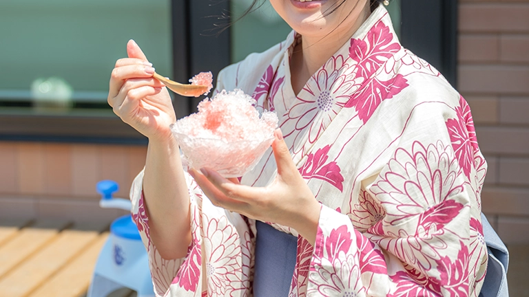 かき氷の味の違いを決めるのは色と香りだった