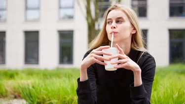 紙ストローって苦手なんだよね…マイクロプラスチックって何？