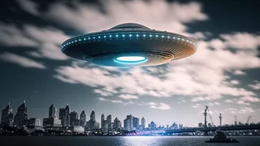 謎の未確認飛行物体UFOに注目が集まる！政府の情報開示や目撃情報相次ぐ