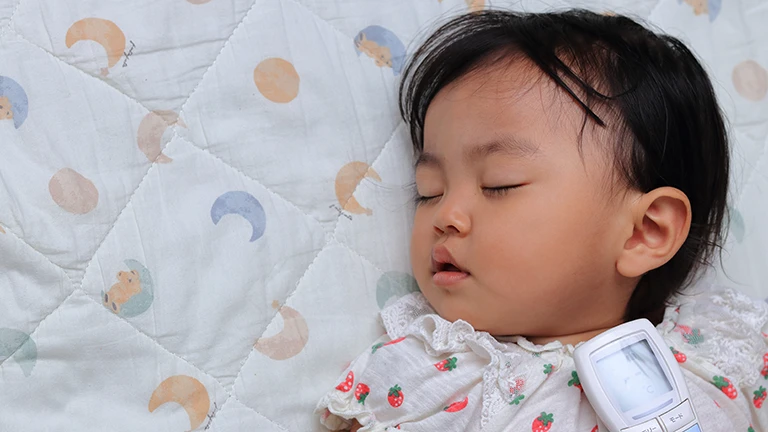 夜間の幼児発熱時の家庭での対処法と救急病院へ行くべき状況の目安