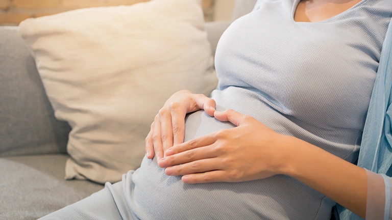 妊娠30週目のママと赤ちゃんの体が体験する変化！子宮内の小さな奇跡と心の準備