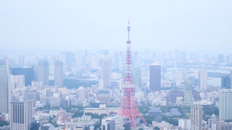 東京タワー建設「死のキャッチボール」で組み上げた鳶職人たち！命綱なしの作業、もはや伝説でしかない！？