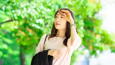 背中をつたう「滝のような汗」にサヨナラ！止まらない汗の原因と整え方