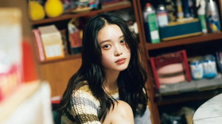 髙石あかり「ばけばけ」オフショットでギャルピ披露「カワイイ」「おトキ師匠のギャルピ可愛い」「ギャルピ、ズバラシ」反響の声続々