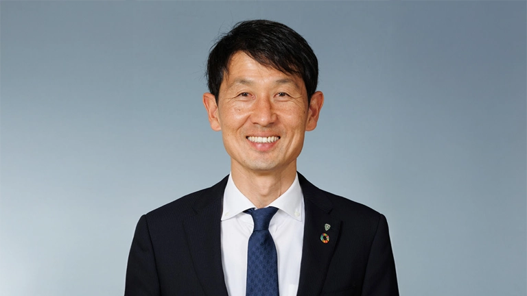 アビスパ福岡、金明輝監督と電撃契約解除「よくこのタイミングで契約解除に踏み切ったな」「町田並みの、ゆるゆるコンプラだったら続けられたかもね」