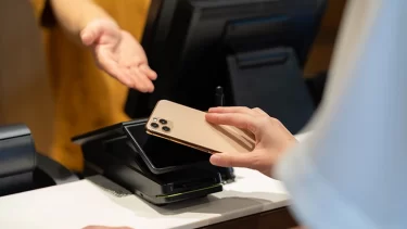 日本で『チップ文化』が静かに拡大中…あなたは払う？払わない？賛否が分かれる理由