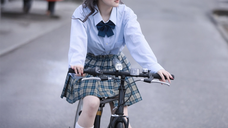 4月規制強化…自転車は車道で本当に安全？賛否の声多数「チャリ取締りは賛成だが道路直してからでは」「本当に安全？」