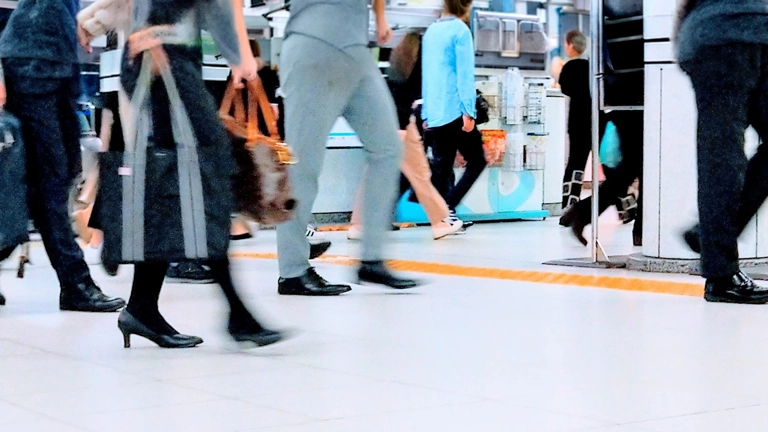 交通費なのに収入扱い？社会保険料負担増で炎上…政府は見直し否定