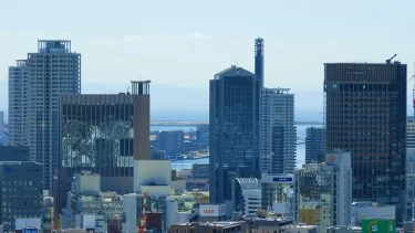 神戸小学校の教諭2人が校内で性行為を繰り返し停職処分