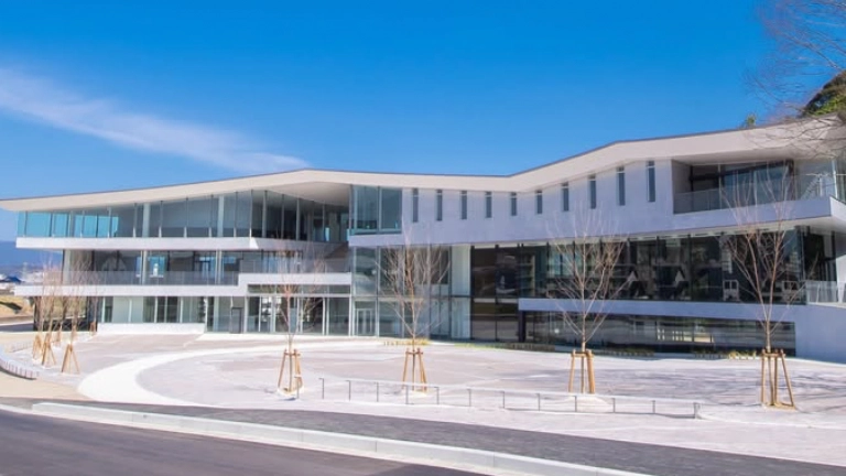 税金19.5億円投入の『武雄アジア大学』入学者わずか37人で批判多数