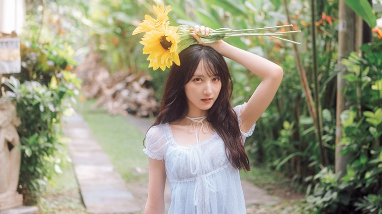 AKB48・長友彩海、彼シャツ姿の彼女感の破壊力がヤバい…真っ赤ランジェリー姿に悶絶！1st 写真集先行カット第2弾解禁
