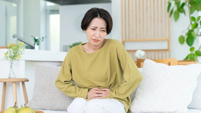 おなかの張りが気になる人必見！まず見直したい食べ方と腸内環境