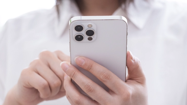 路上で撮影された揉ませる系動画にSNS騒然…書類送検に疑問の声も「被害者なき犯罪ってやつ？」「もっと取り締まるべき事件あるだろ」「捕まって当然の犯罪よな」