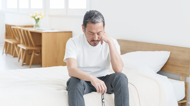 寝ても疲れが取れないのはなぜ？中年男性が見直したい回復力を高める習慣5選