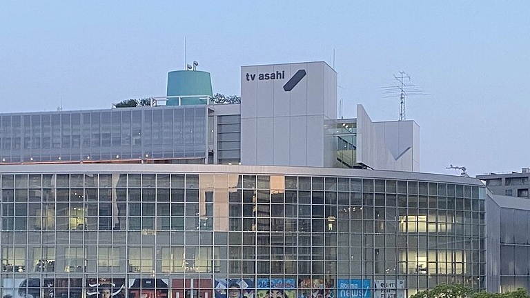 本当に必要？報ステ地震速報のヘルメット着用を巡りSNSで賛否が再燃