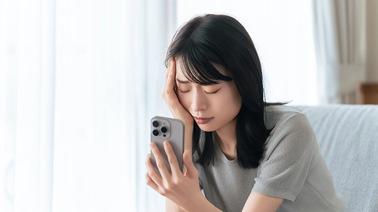 【薬剤師監修】夏のホットフラッシュがつらい女性へ｜滝汗・ほてりをやわらげる漢方ケア