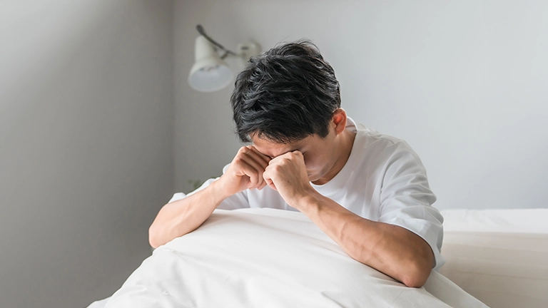 朝が絶望的に眠い人へ｜社会的時差ボケを防ぐ睡眠リズムと漢方ケア