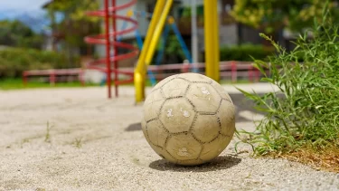 公園でのサッカー禁止問題にSNS大激論「マジで、それ」「正論ですね」「その理論だと野球は？」