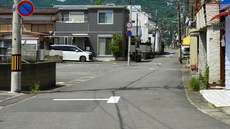9月1日から法改正…生活道路を30キロへ引き下げ赤切符対象に「もしかして日本には東京都しか存在しないと思ってる？」「田舎の9割はこんな道路だわ」SNS困惑の声
