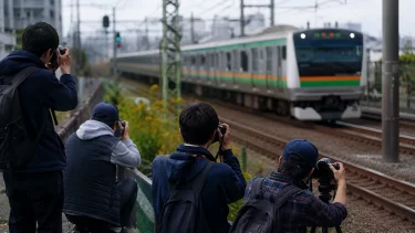 SNSで電車遅延を競った撮り鉄少年7人を送致…SNSでは「誰が１番賠償額が多かったか競えばいい」「本当に電車が好きなのか？」「完全に頭が狂ってるな」